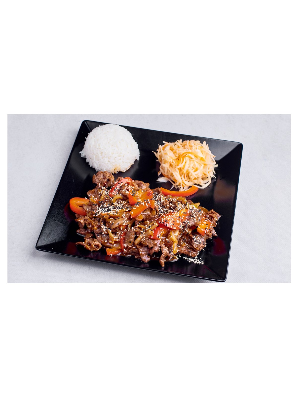 44) wołowiną z cebulą