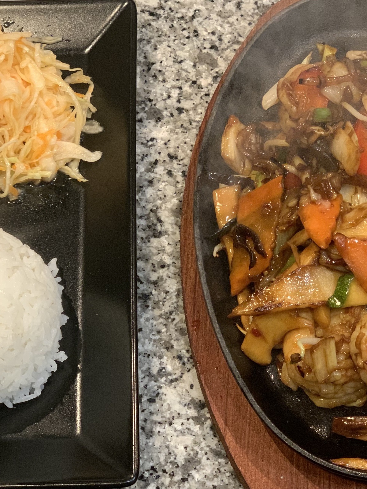 49) krewetki po chińsku na gorącym półmisku(7szt)