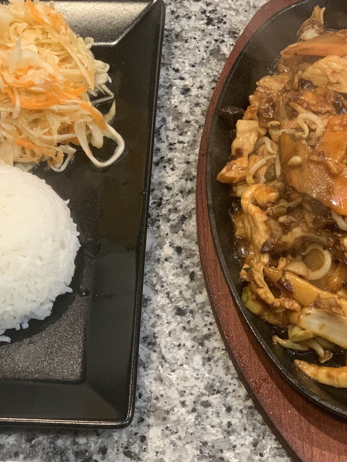 45) wołowiną po chińsku na gorącym półmisku